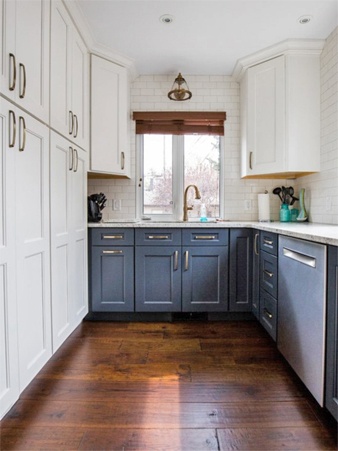 Combining-Light-and-dark-cabinets